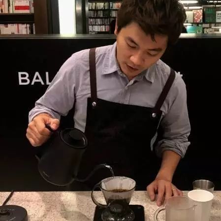 WBC冠軍教你用【三溫暖手沖法】沖一杯泡面……不對(duì)！是手沖咖啡！