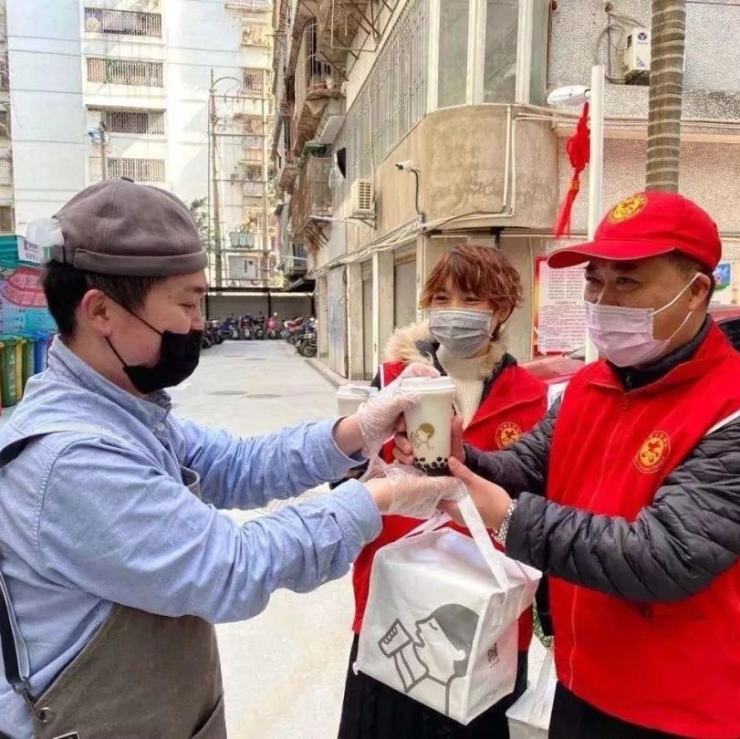 捐款近 萬(wàn)，減免管理費(fèi)：疫情面前，飲品人共渡難關(guān)！