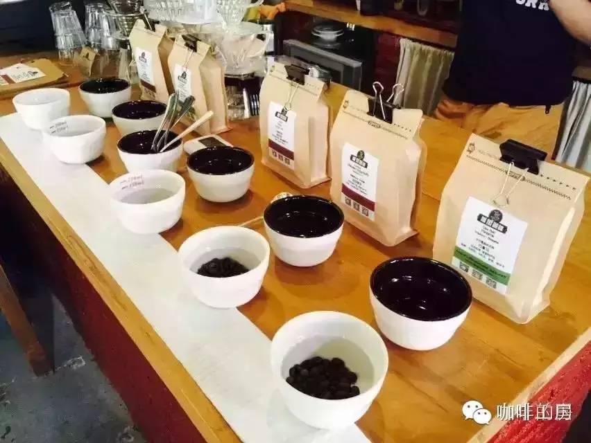 讓我們一起愉快地享受咖啡品鑒會