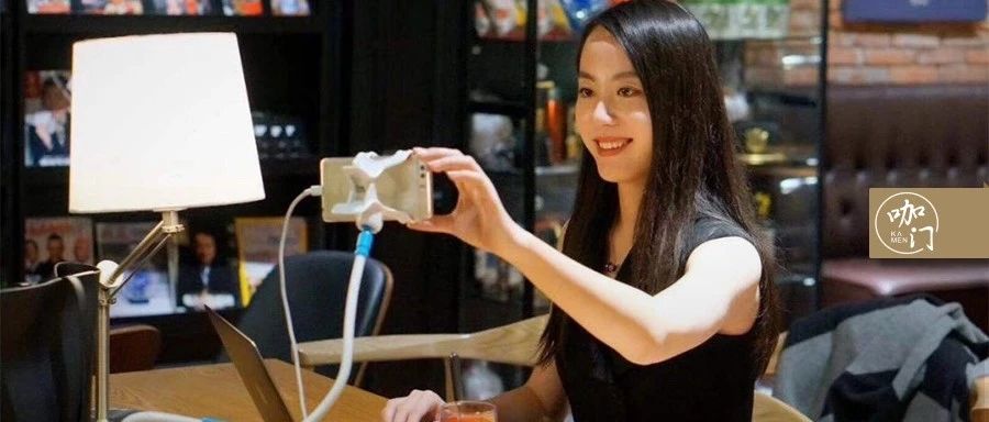喜茶、星巴克們開啟“云營業(yè)”，現(xiàn)在飲品店不做直播不行了？