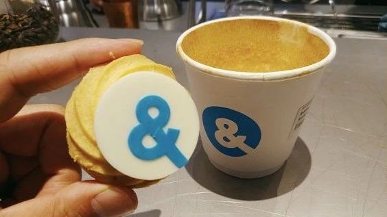 快餐巨頭加碼飲品市場(chǎng)：肯德基跨界開精品咖啡館，最貴的一杯賣  元