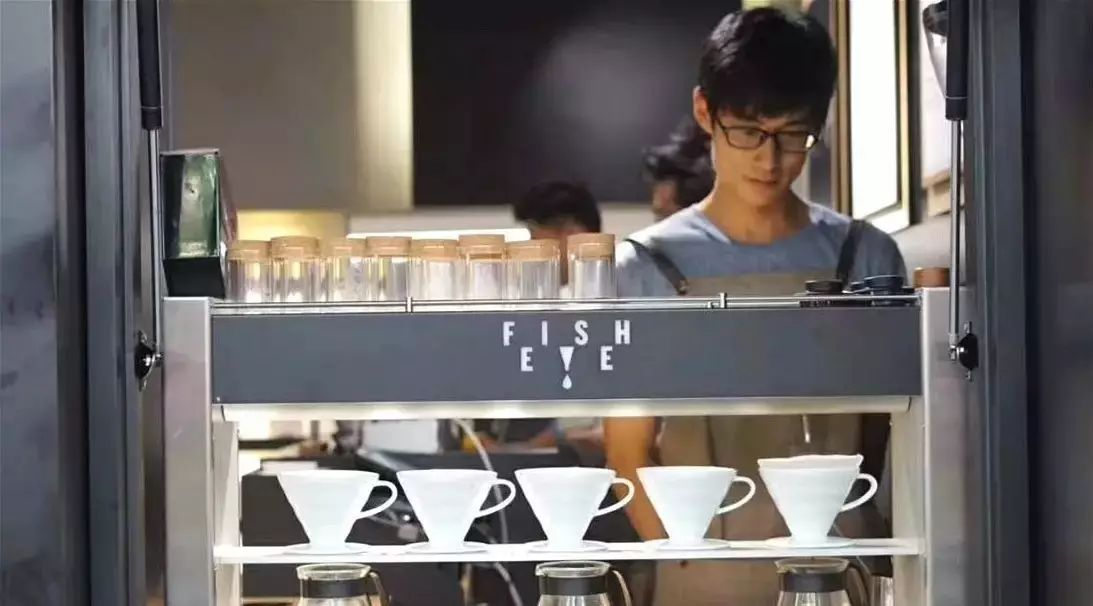 曾是國內(nèi)知名咖啡館，閉店年后，攜手沖機器人“復(fù)活” | 開店日記