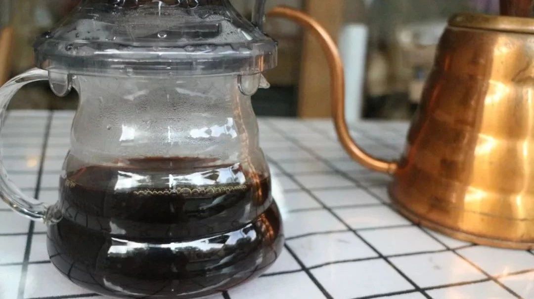 水質(zhì)是怎么影響咖啡萃取的？礦泉水與蒸餾水哪種沖咖啡最好喝？
