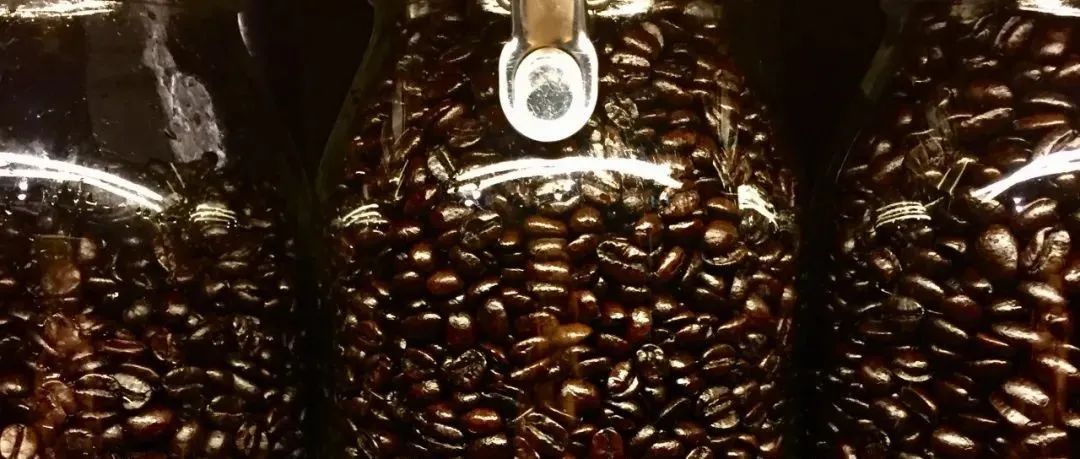 咖啡豆表面出油是正常現(xiàn)象嗎？