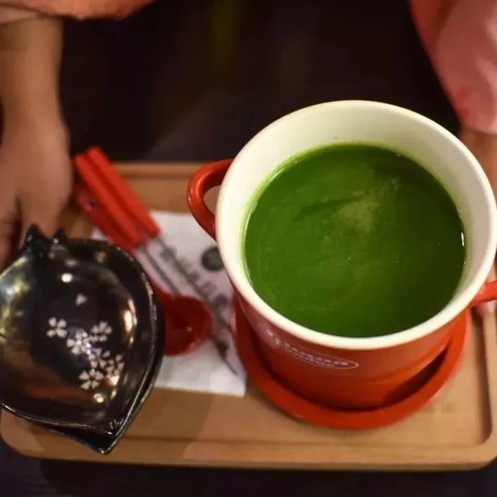 奶茶火鍋，是人間至味還是黑暗料理？