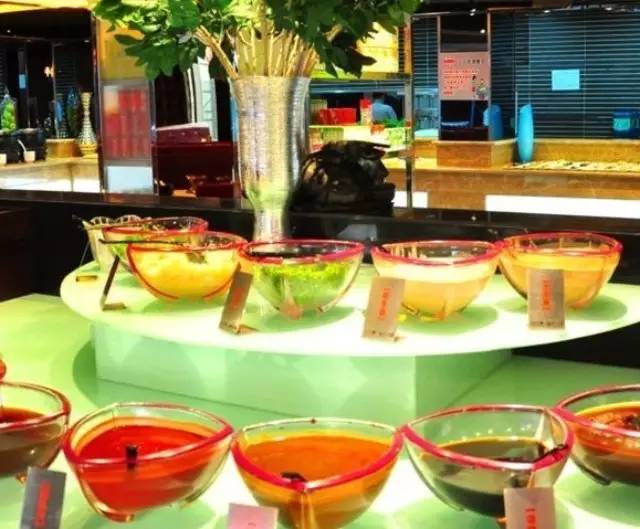 自助餐廳里的飲品為什么大多是免費(fèi)的？