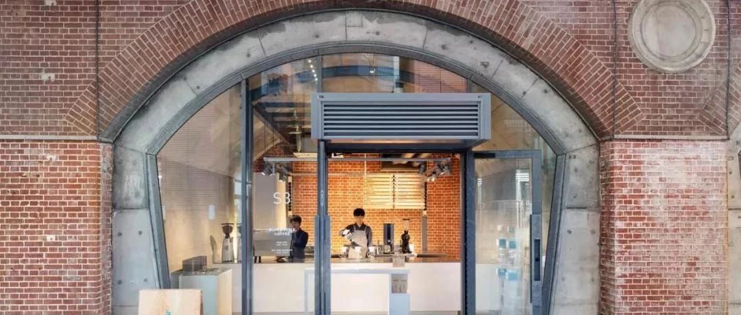 咖啡館正流行“小店模型”，藍(lán)瓶子新開(kāi)了家平的