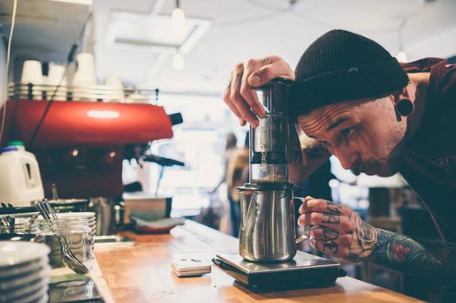 【愛(ài)樂(lè)壓沖煮教程】從手法到參數(shù)，我們來(lái)仔細(xì)談?wù)剱?ài)樂(lè)壓