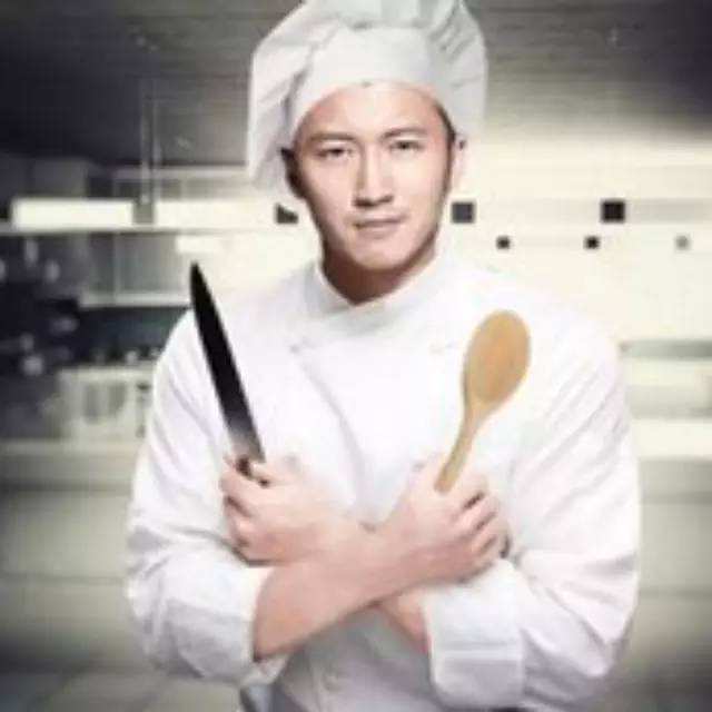 謝霆鋒炫酷玩咖啡拉花，你想試試嗎？