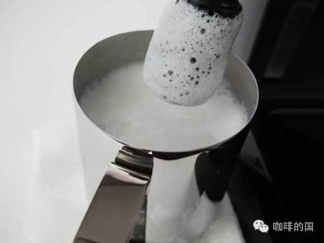 咖啡技術(shù) 意式咖啡打奶泡手測溫度技巧分享
