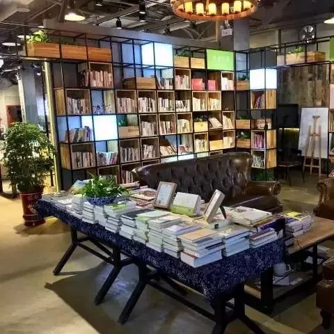 平的咖啡夢(mèng)想 | 武漢·粉絲基地NO. -AH COFFEE