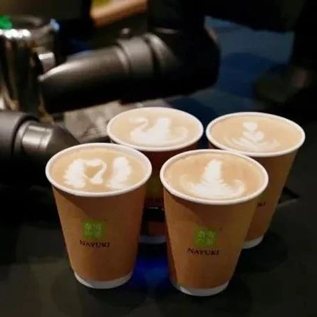 奈雪的茶PRO店咖啡拉花機器人來了