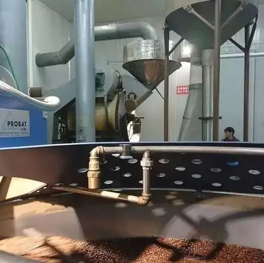 是您在駕馭烘豆機(jī)，還是烘豆機(jī)在使喚您