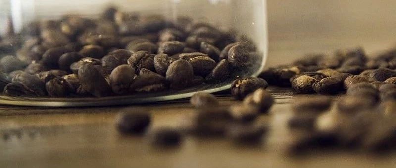 來,手沖咖啡這樣沖!兩個(gè)手沖咖啡視頻手法簡析