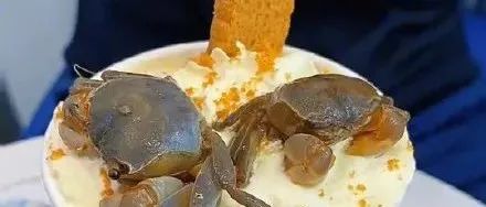 迷惑！博主自制生腌大閘蟹奶茶引關(guān)注！