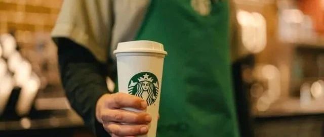 美國星巴克員工往咖啡吐口水被拘捕！