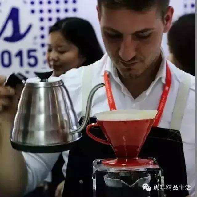 視頻：意大利咖啡冠軍手沖全過程，帥呆了！