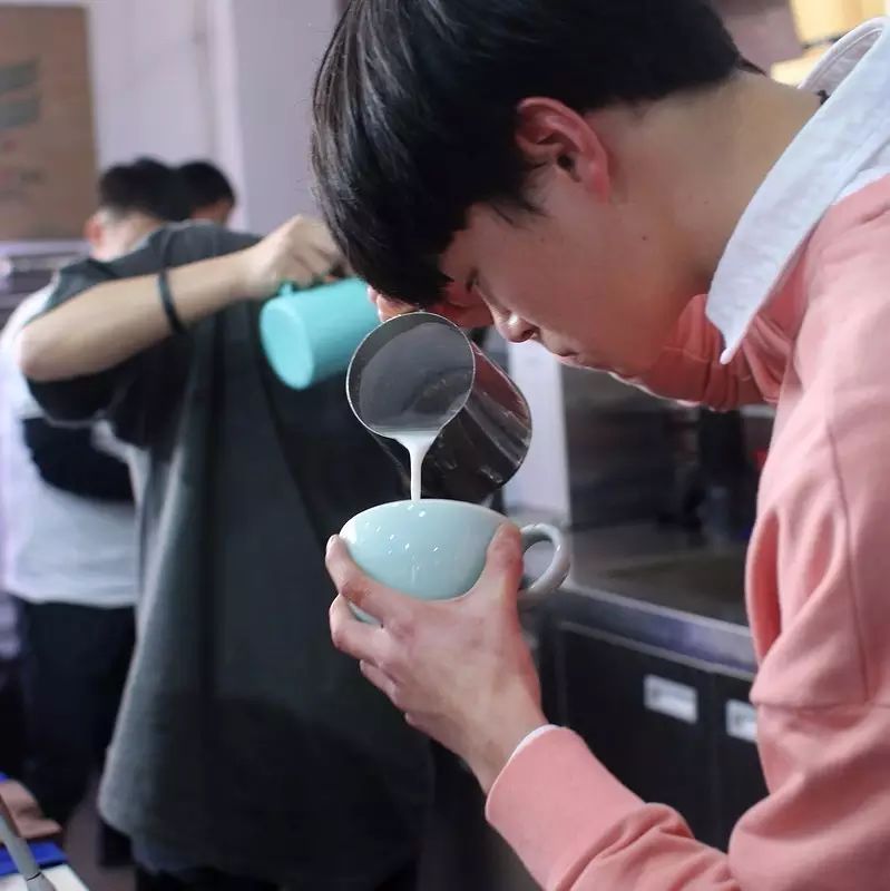 聽說男神都有酷酷紋身 | 男神拉花賽杭州賽區(qū)精彩回顧
