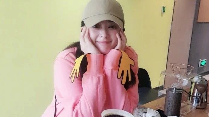女星蔣欣教你做冰咖啡，今夏會(huì)更火！