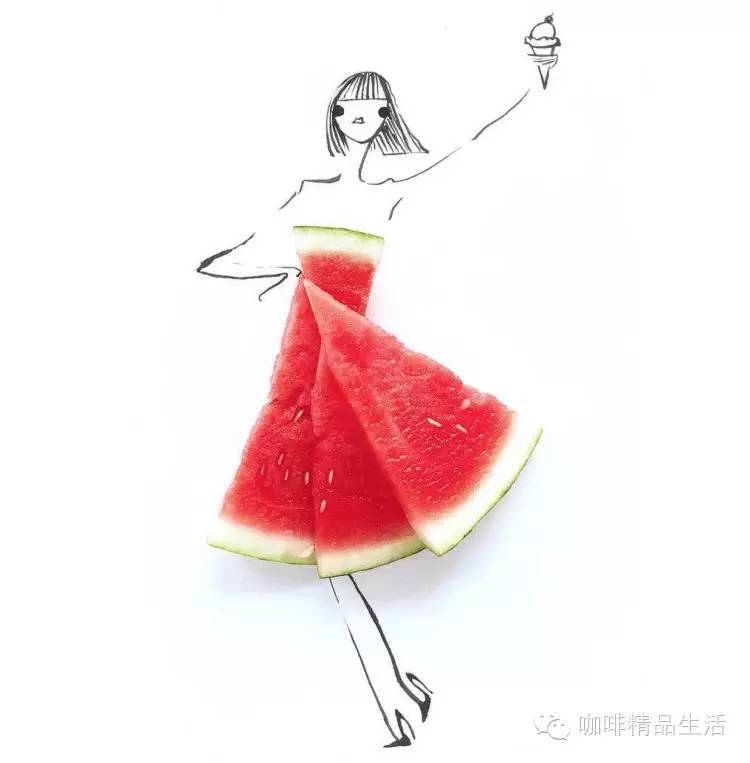 她用蔬菜水果做“衣服”，網(wǎng)友看完大呼過癮！