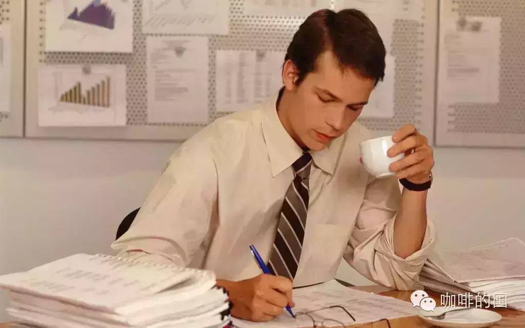 咖啡館營(yíng)銷(xiāo)之道丨如何賣(mài)一杯咖啡給白領(lǐng)？