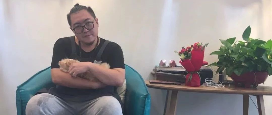 后拿買房的錢開了家有貓的咖啡館，擼貓的生意有前途嗎？