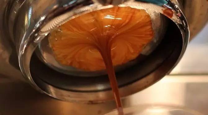 必看！這段咖啡視頻毀三觀！