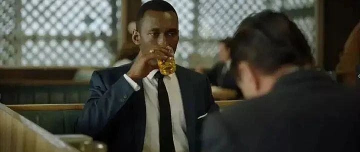 《綠皮書》的最佳男配，為什么每晚一杯順風(fēng)威士忌？