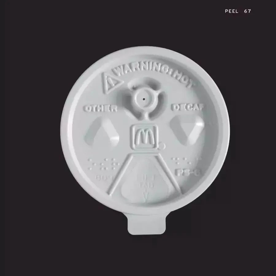 "麻煩給我一個(gè)杯蓋。"