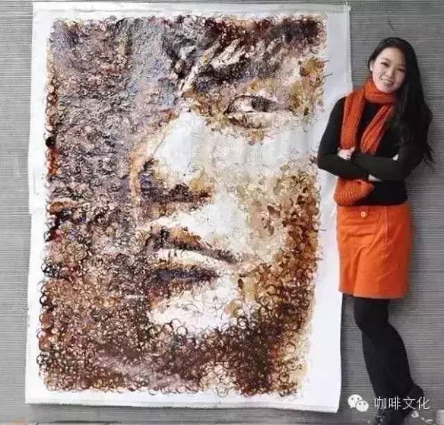 癡心的歌迷用咖啡杯“畫出”周董，賀其喜得小公舉