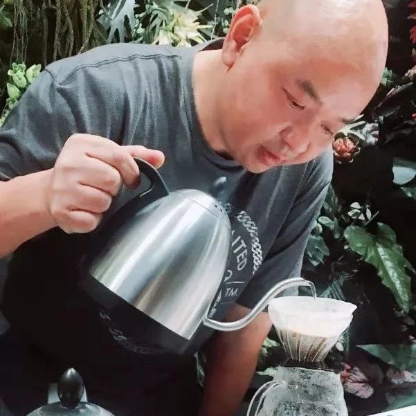 冠軍教你沖咖啡 | TBC<鄭州站>李榮輝的專訪