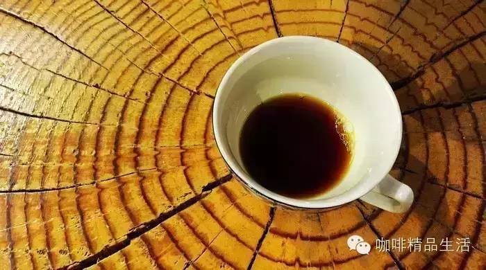 我是潛伏在咖啡圈的攝影濕，美美的把你勾引上咖啡這條船……