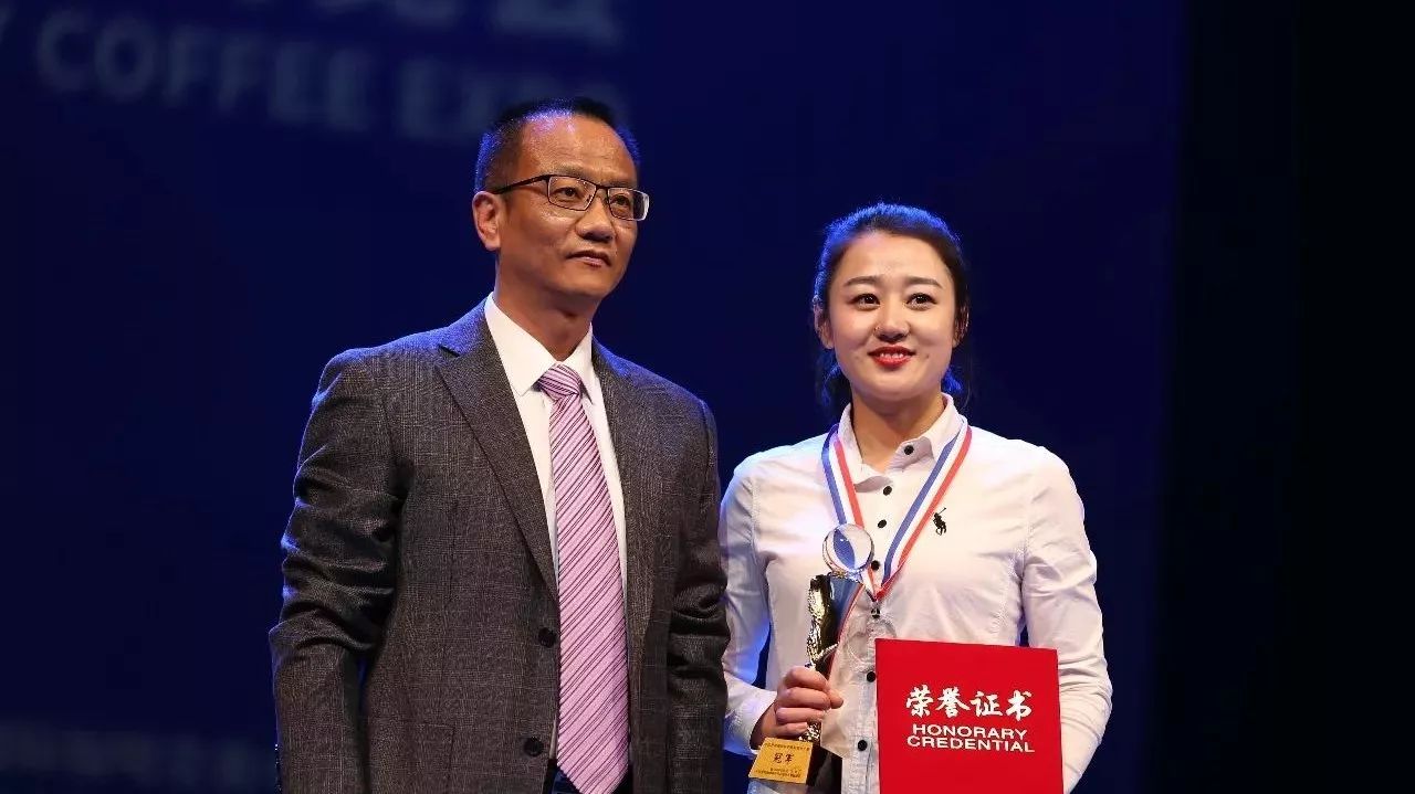 百城千館萬人共品普洱咖啡暨第六屆“中國(guó)普洱杯”世界虹吸壺大賽總決賽圓滿結(jié)束