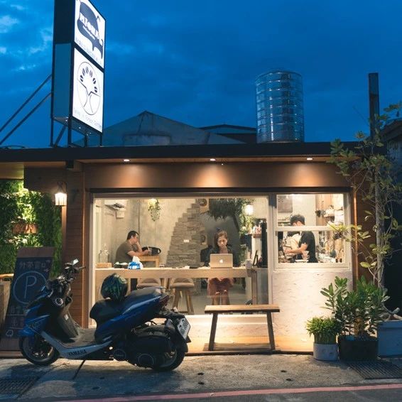 去那家，只講一句“照舊”，老板就懂的咖啡店