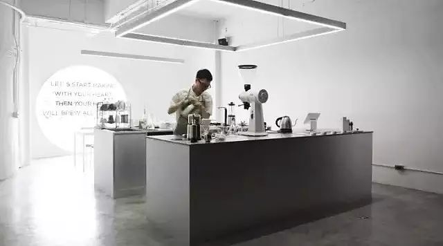 泰國(guó)除了人妖，也有性冷淡咖啡館！