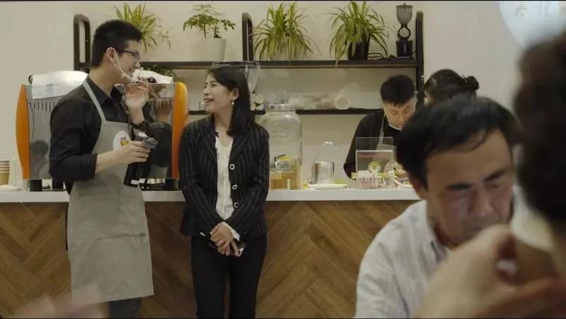 看哭了！孤獨(dú)咖啡館今日重開(kāi)，一位媽媽給自閉癥兒子寫(xiě)下這封感人至深的信