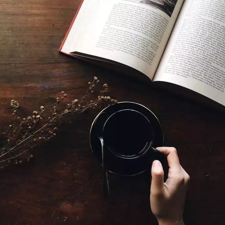 晚上那杯咖啡，勝過多少甜言蜜語