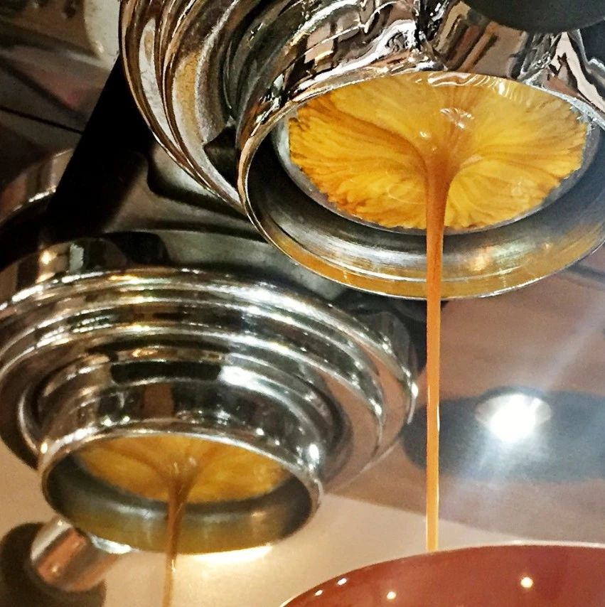 Espresso的兩個(gè)世界——意式咖啡豆究竟深烘好還是淺烘好？