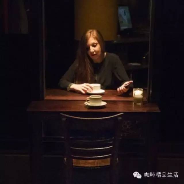 你，會(huì)邀誰共度一杯咖啡時(shí)光？