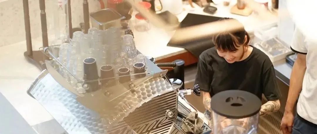 咖啡店都這么小了，還需要服務(wù)嗎?