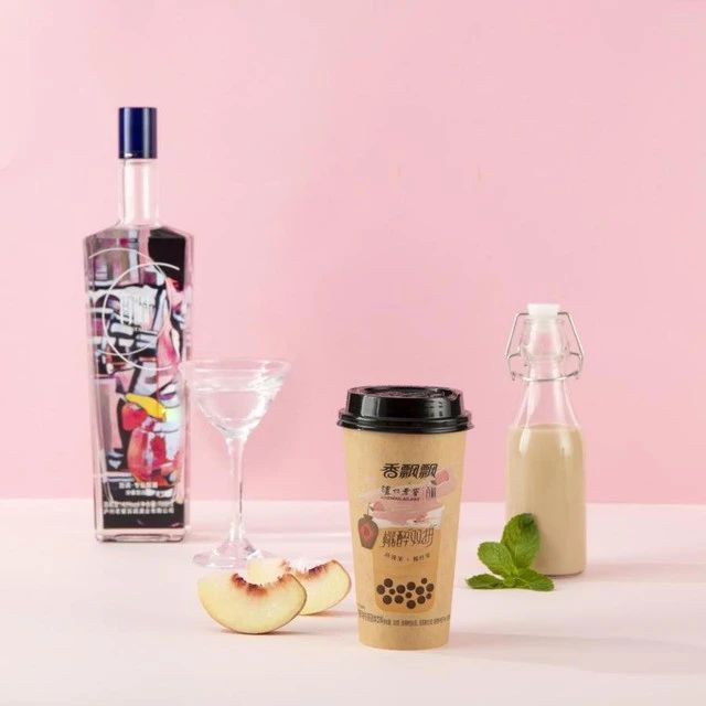 香飄飄與瀘州老窖推出酒精奶茶，網友：神奇組合！