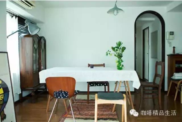 【生活】與心愛的物品一起生活：隨筆作家柳澤小實的家