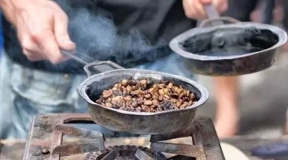 如何在家烘焙咖啡豆？