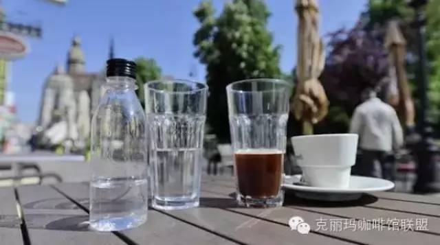 咖啡新發(fā)明 | what!! 透明的咖啡？！
