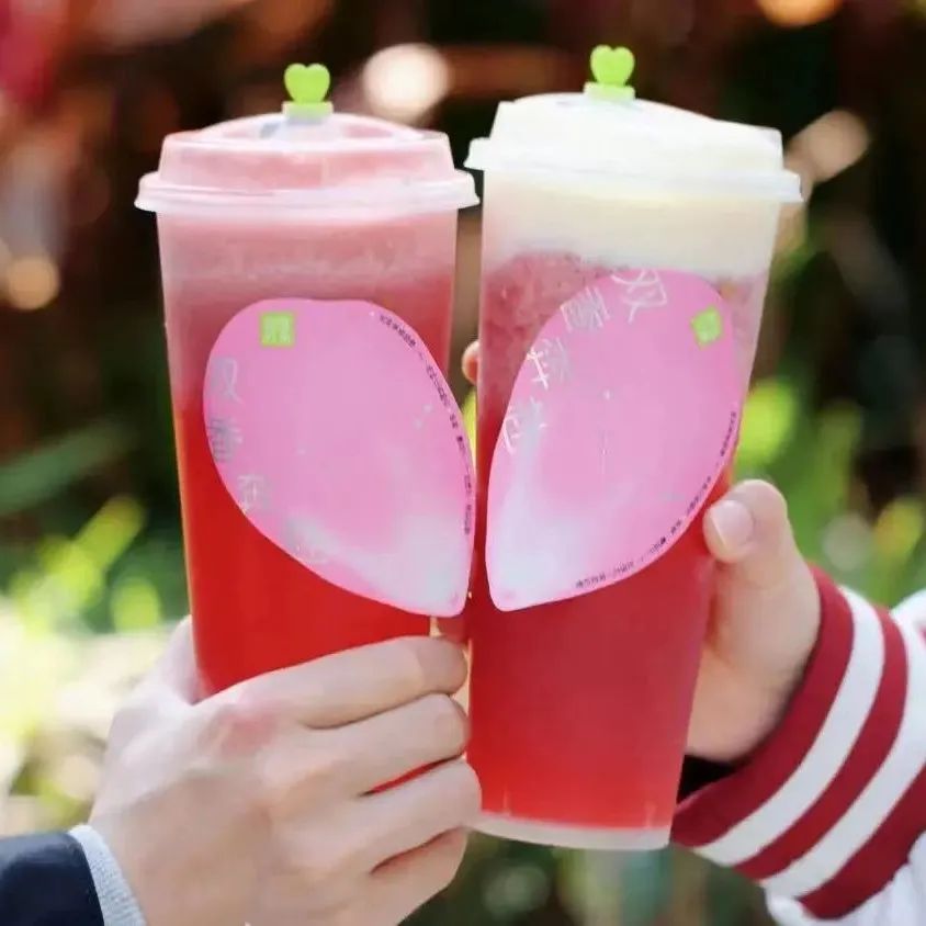 “一整根人參水”火到斷貨：茶飲店賣草本茶，是不是個好思路？