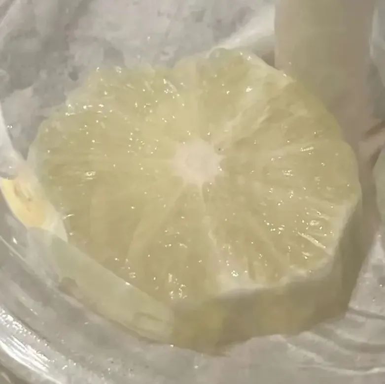 檸檬片放這里 是什么操作??？