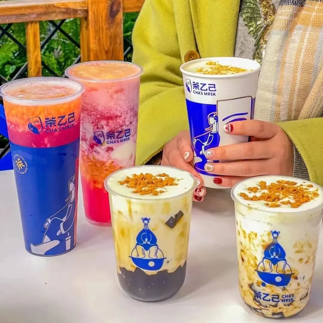 奈雪首次投了一個茶飲品牌 主打使用卡糖