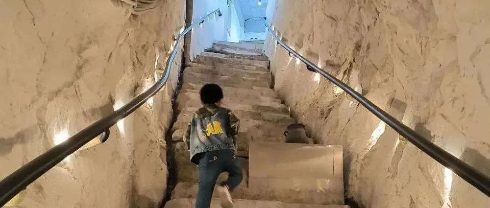 萬萬沒想到！這家咖啡館竟然開在了…
