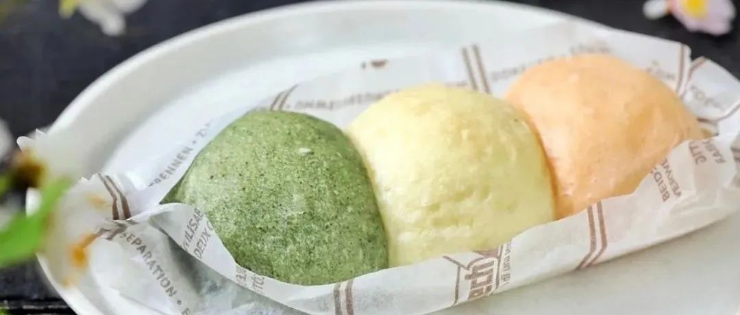 這家開業(yè)  年的京都老字號(hào)面包店，今春特色產(chǎn)品是一款三色面包！