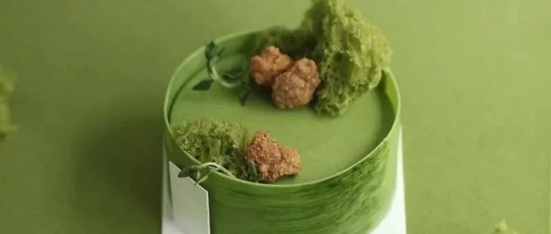 我想開一家這樣的甜點店，應(yīng)季產(chǎn)品鋪滿了整個蛋糕冷柜！